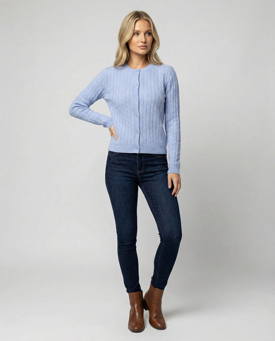 Damen kurzes Zopfmuster-Cardigan mit Rundhalsausschnitt und minimalistischer Knopfleiste R&B