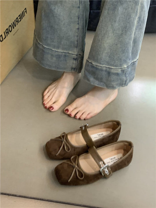 Damen Ballerinas aus weichem Wildleder mit verstellbarem Riemen und dekorativer Schleife R&B
