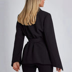 Damen eleganter Blazer mit tailliertem Schnitt und praktischem Gürtel