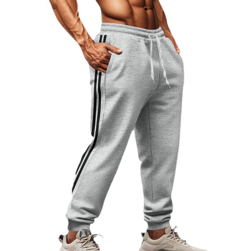 Herren nan sportliche Jogginghose mit seitlichen Kontraststreifen, elastischem Tunnelzugbund und gerippten Beinabschlüssen R&B