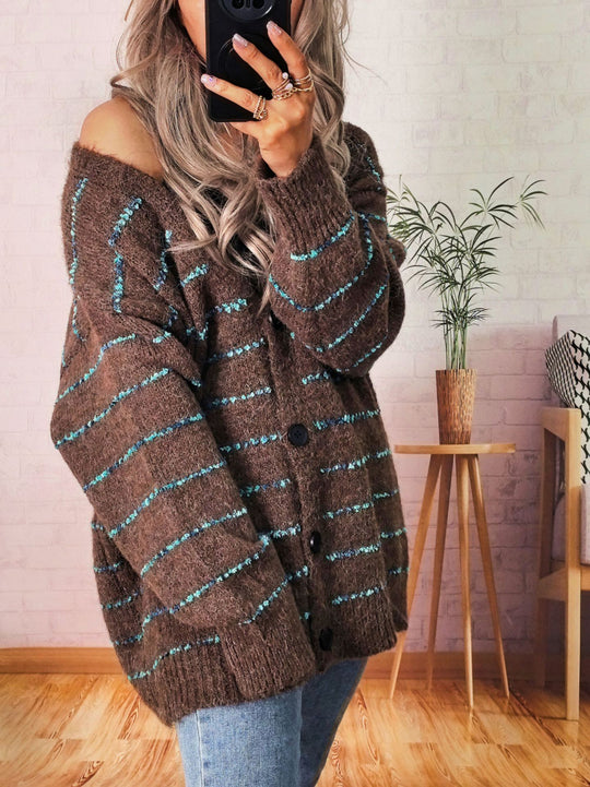 Damen Grobstrickjacke mit modischen Kontraststreifen und eleganten Knopfdetails R&B