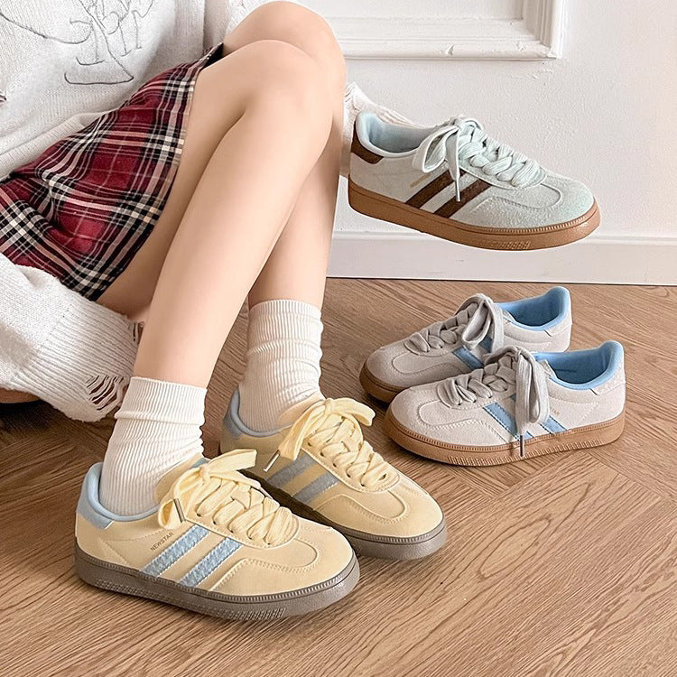 Damen Sportliche Sneakers aus weichem Wildleder mit atmungsaktiven Einsätzen