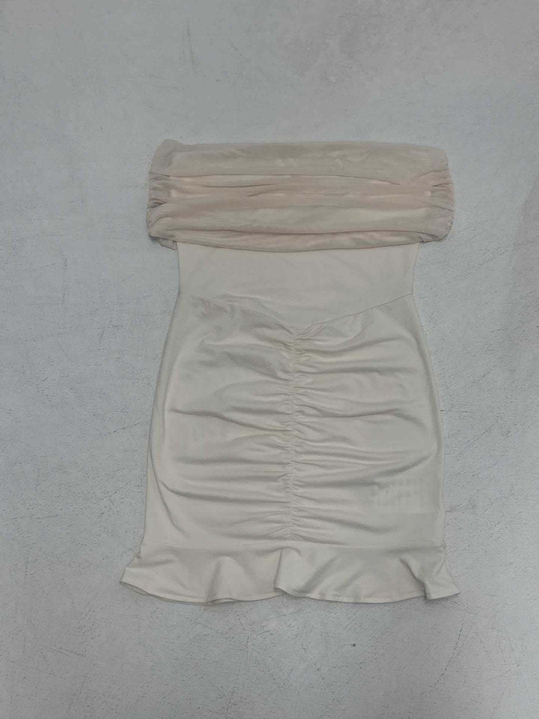 Damen figurbetontes Minikleid mit voluminösen Puffärmeln und Rüschensaum R&B
