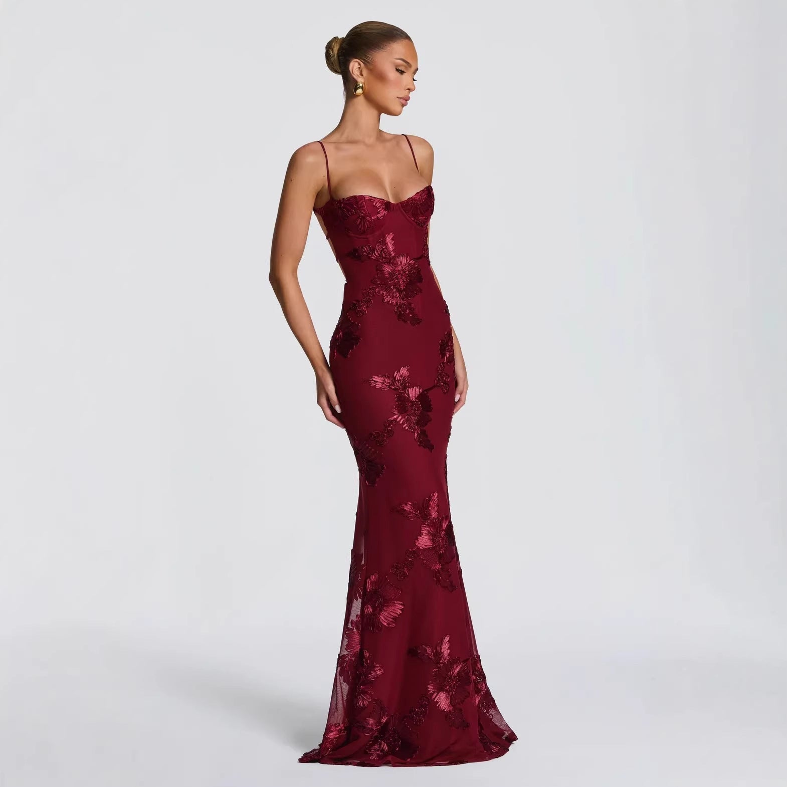 Damen figurbetontes Abendkleid mit floralem Stickdesign und hochwertigem Stoff R&B