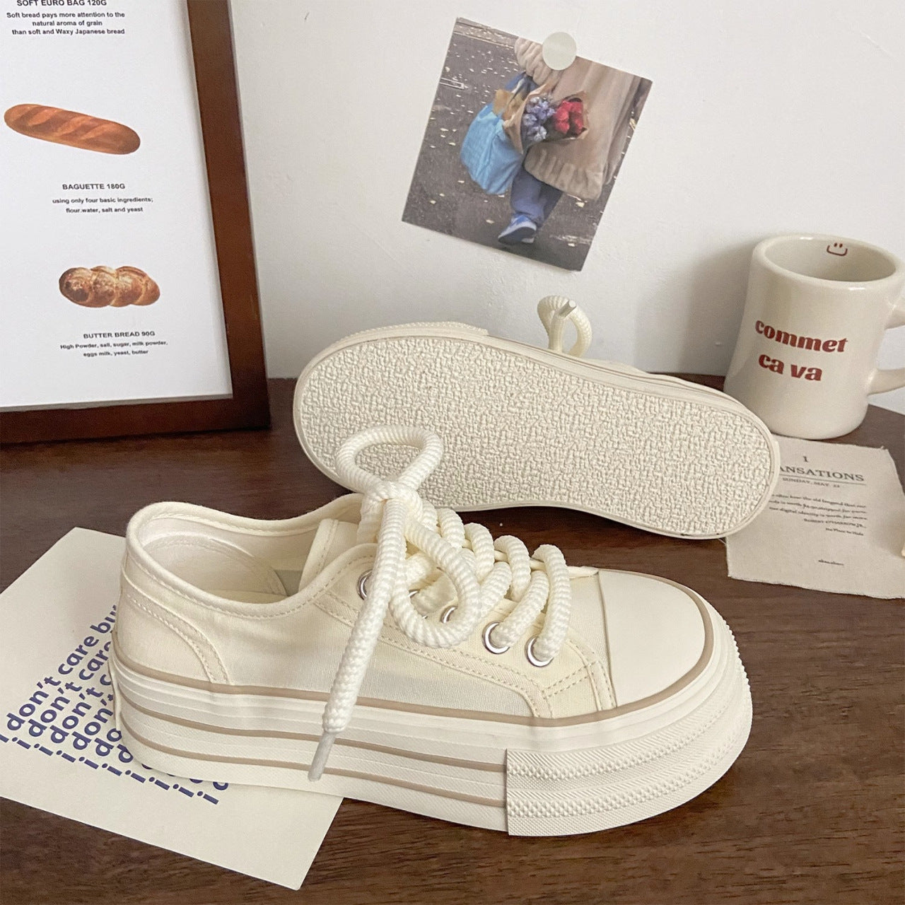 Damen Plateau-Sneaker mit modischem Obermaterial und stylischer Schnürung