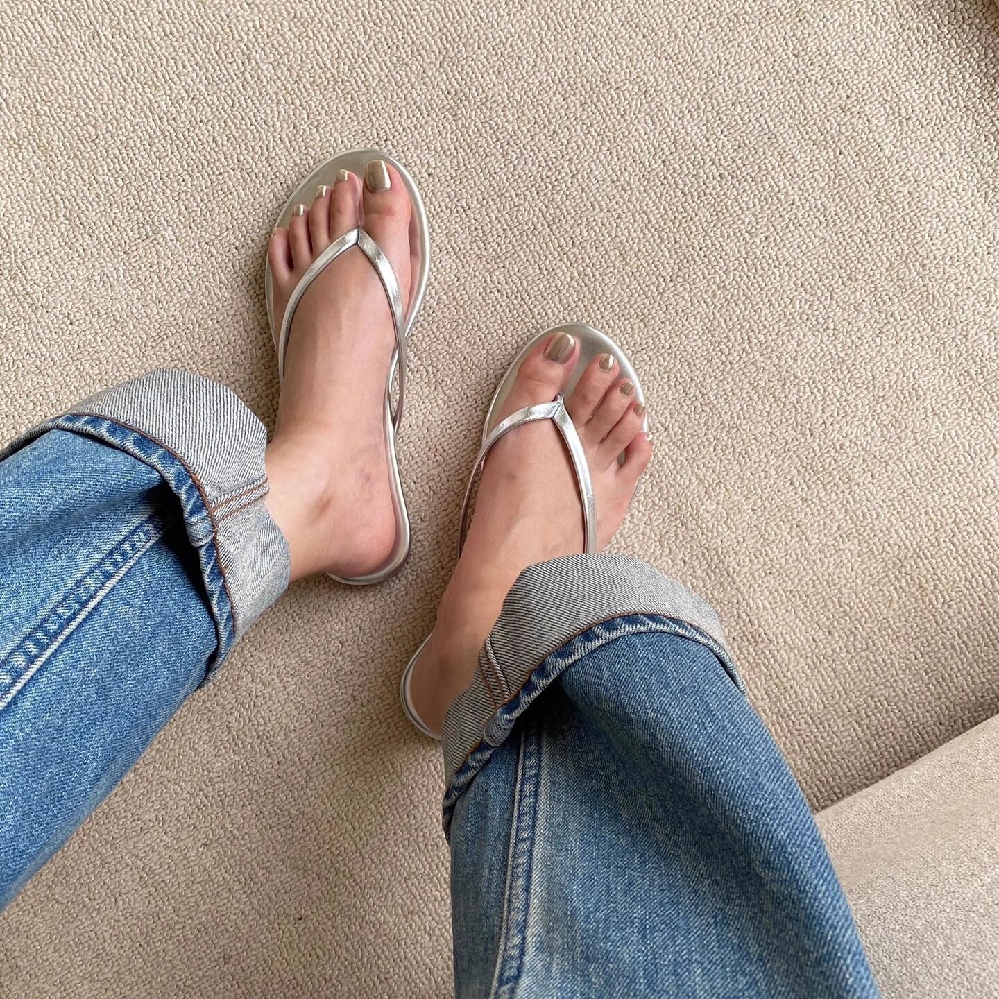 Damen komfortable Zehentrenner-Sandalen mit orthopädischem Fußbett und rutschfester Sohle R&B