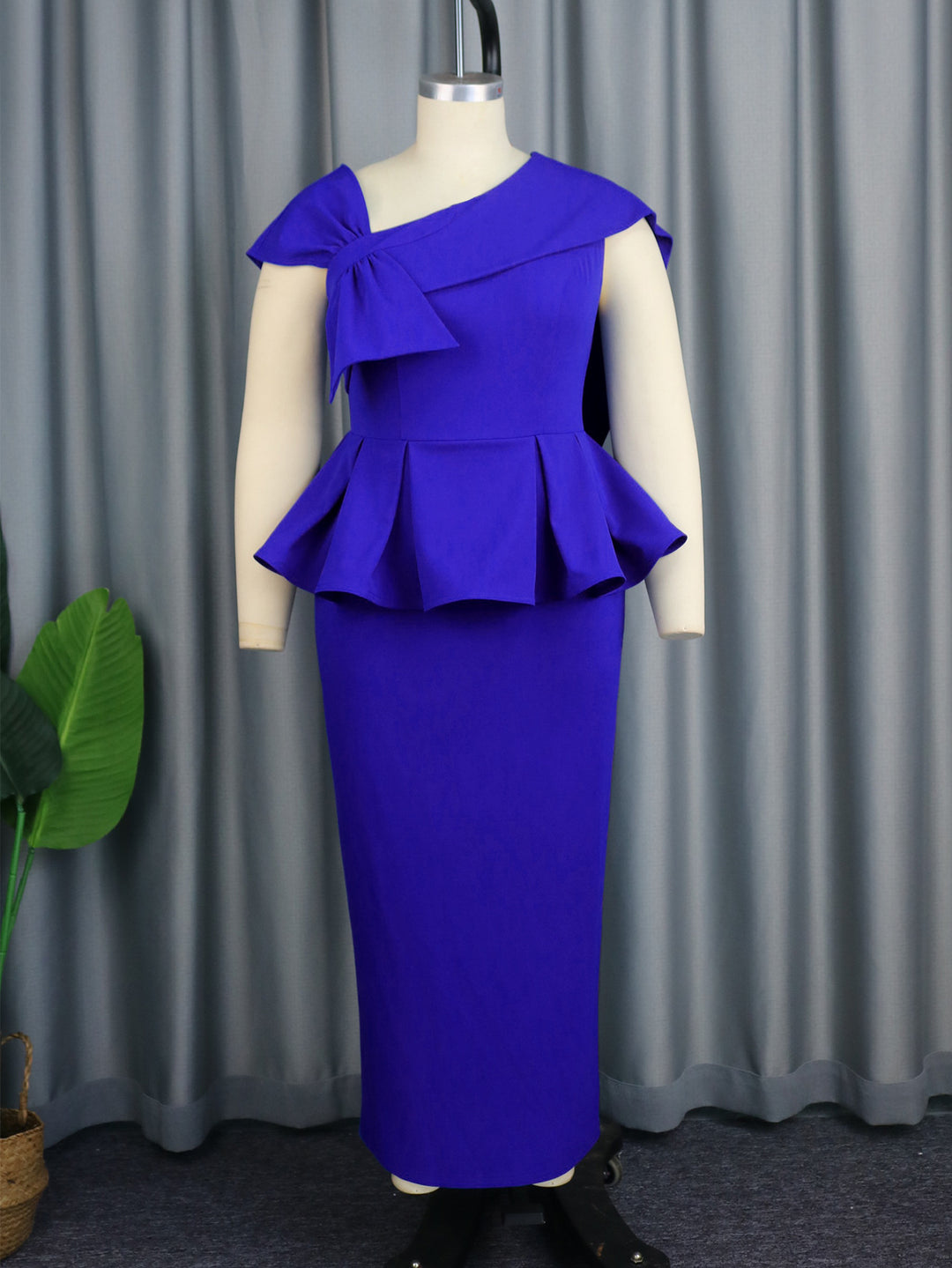 Damen Etuikleid mit ausgefallenem Volant und asymmetrischem Schulterdesign R&B