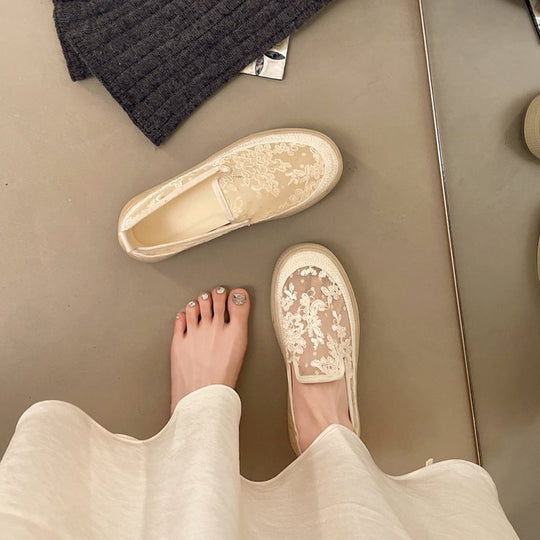 Damen Slip-On Sneakers mit floralem Stickdesign R&B