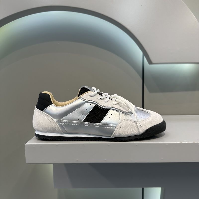 Damen Sportliche Sneakers mit atmungsaktiven Mesh-Einsätzen und rutschfester Sohle R&B