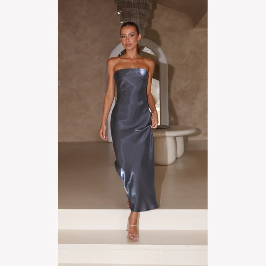 Damen Elegantes Bandeau-Maxikleid mit fließendem Satin und körpernaher Silhouette R&B