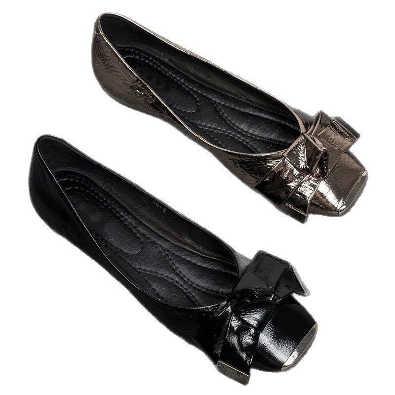 Damen Ballerinas mit elegantem Schleifenakzent und glänzender Lackoberfläche