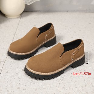 Damen Modische Slipper mit robustem Sohlenprofil und eleganten Nietenakzenten R&B