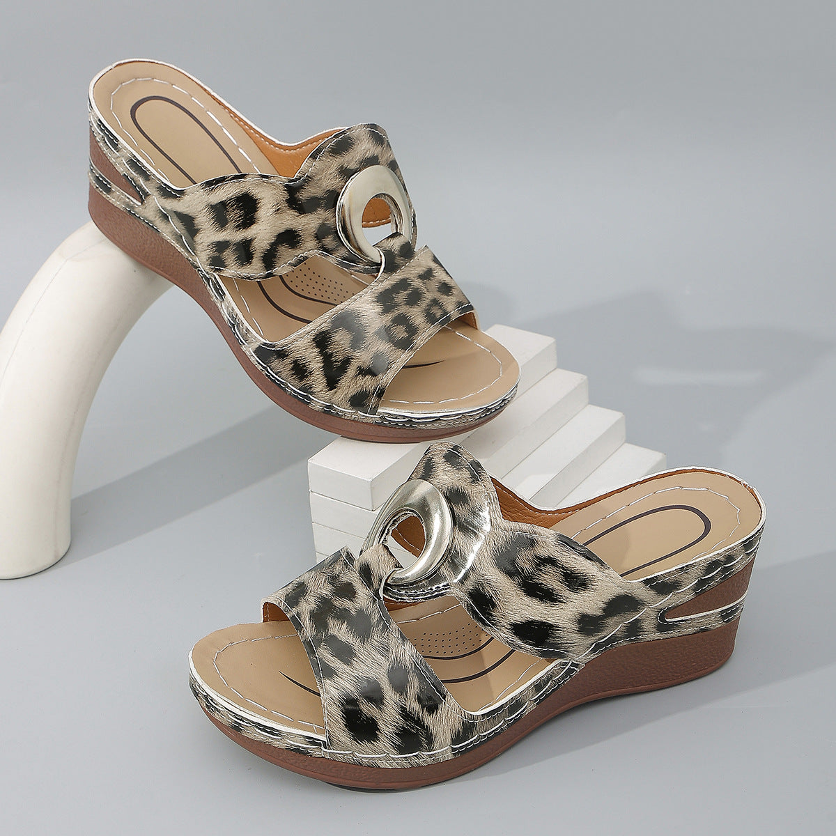 Damen Wedge-Sandalen mit modischem Tierfell-Design und anatomischer Fußbettung R&B