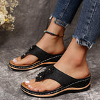 Damen Bequeme Zehensandalen mit dekorativen Blumenapplikationen R&B