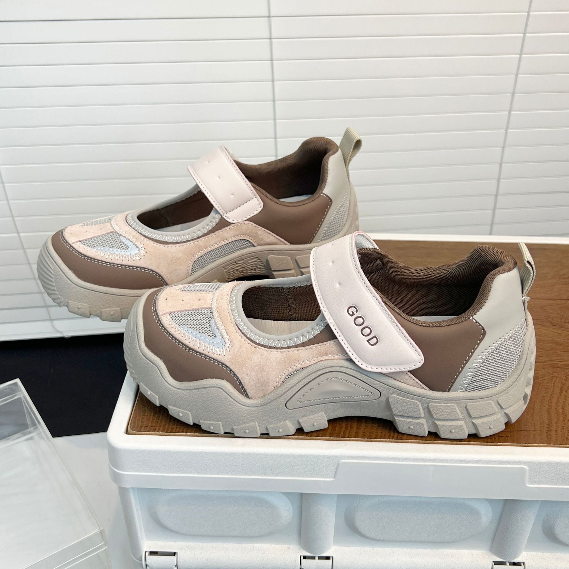 Damen Bequeme und stützende Sneakers mit Klettverschluss R&B