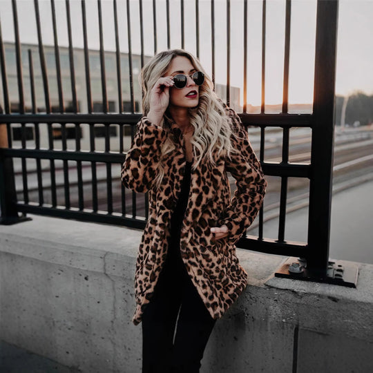 Damen Luxuriöser Kunstpelzmantel im exotischen Leopardenmuster R&B