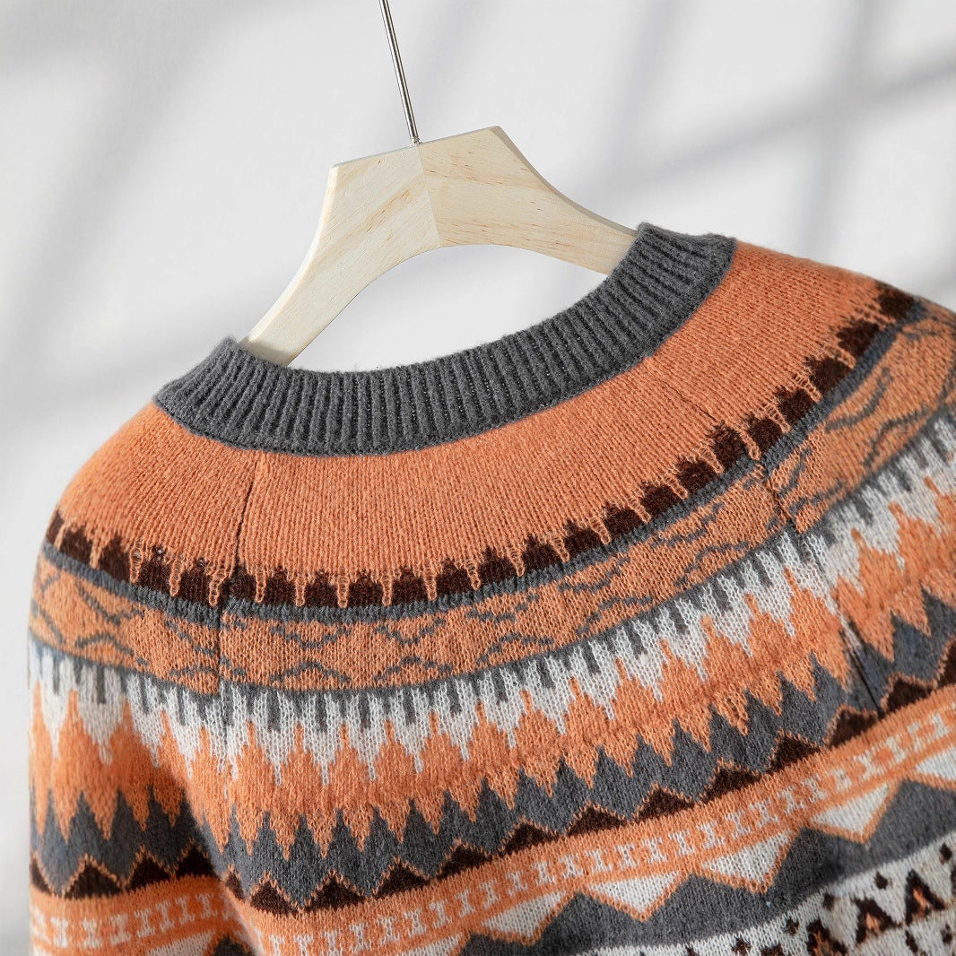 Damen Strickjacke mit aufwendigen geometrischen Mustern und nachhaltigem Material
