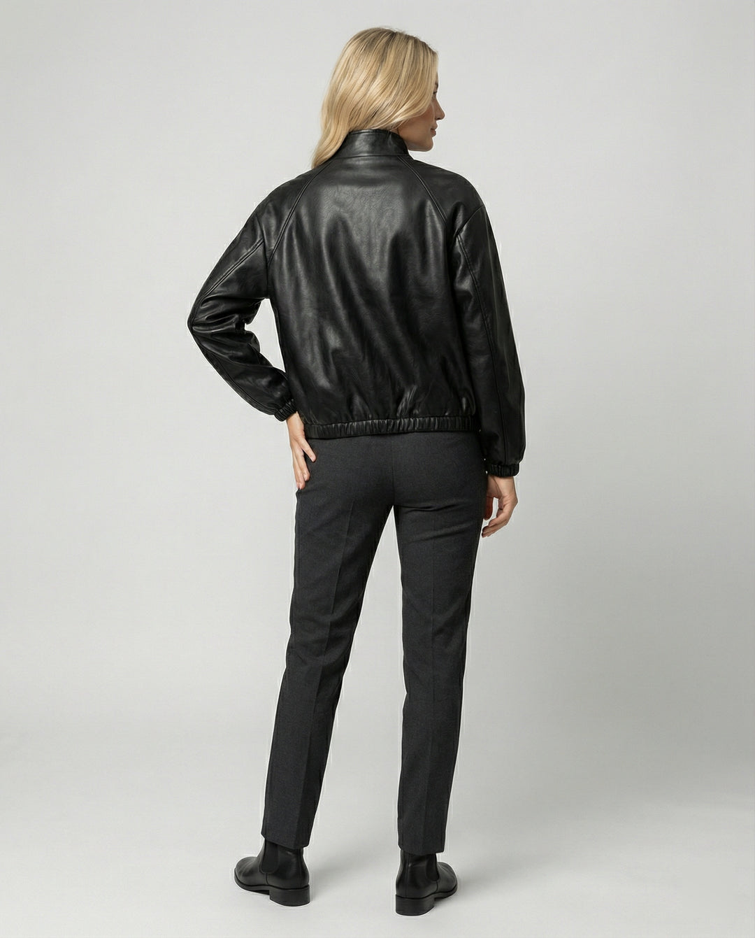 Damen schlanker Vegan-Lederblouson mit schimmernder Kunstleder-Optik, Stehkragen und elastischem Abschluss R&B