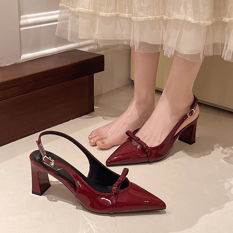 Damen Slingback-Pumps mit spitz zulaufendem Design und glänzender Oberfläche R&B