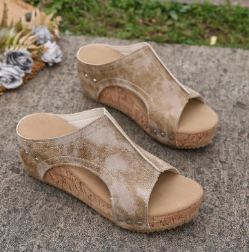 Damen Komfortable Keil-Sandalen mit floralen Akzenten R&B
