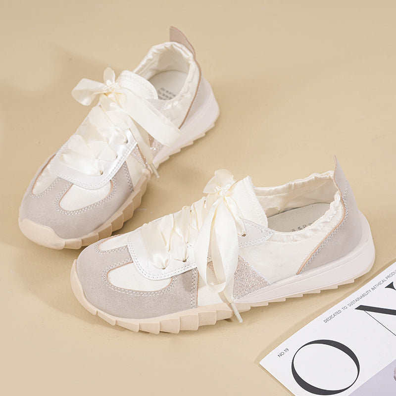 Damen Sneakers mit glänzenden Schnürsenkeln und atmungsaktivem Mesh-Obermaterial R&B
