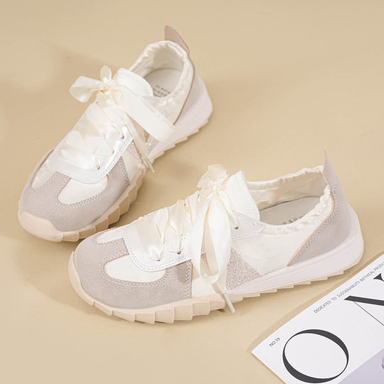Damen Sneakers mit glänzenden Schnürsenkeln und atmungsaktivem Mesh-Obermaterial R&B