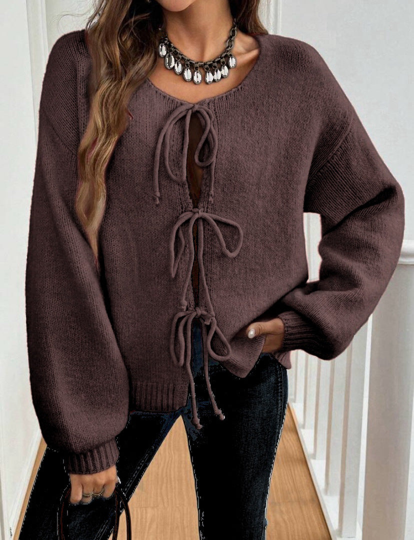 Damen gemütlicher Strickpullover mit dekorativem Schnür-Detail und weit geschnittenen Ärmeln R&B