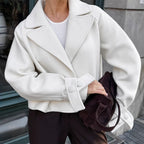 Damen Modische Cropped Jacke mit markanten Knopfdetails R&B