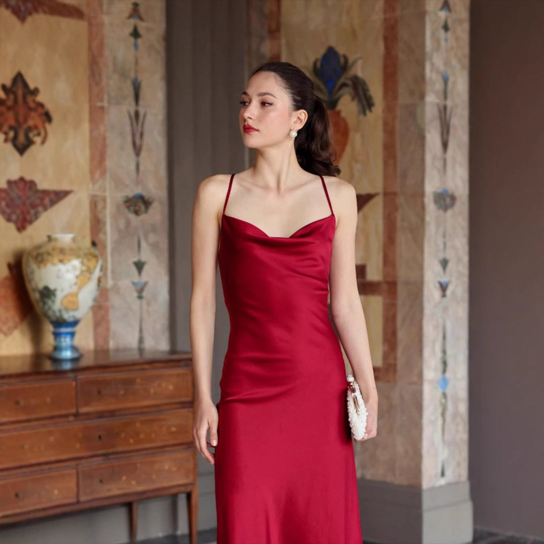 Damen Glänzendes Satin Minikleid mit Spaghettiträgern und elegantem V-Ausschnitt R&B