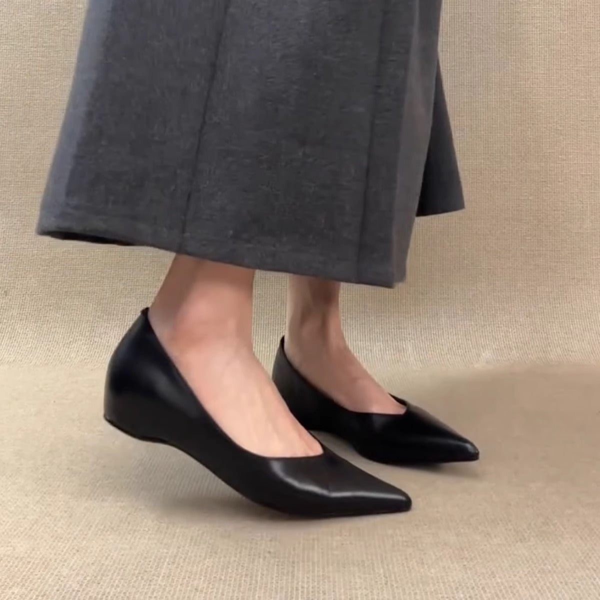 Damen spitze Ballerinas mit raffinierter Ausschnittform und komfortablem InnenlR&Ben R&B