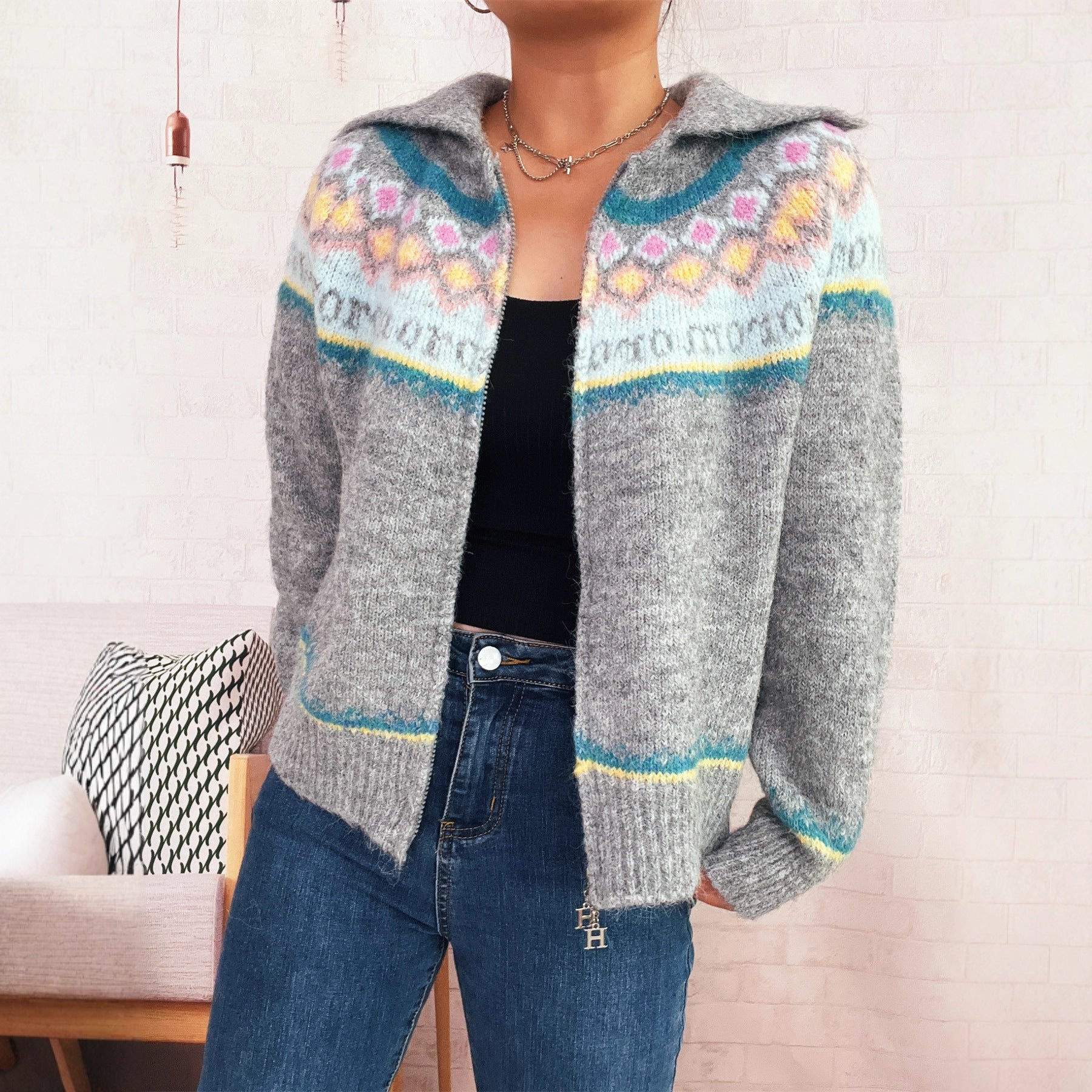 Damen Strickjacke mit buntem Muster und hochwertigem Reißverschluss R&B