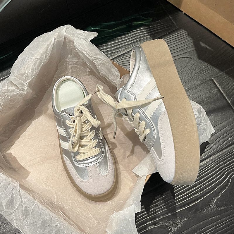 Damen Sneakers im sportlichen Retro-Stil mit atmungsaktiven Einsätzen R&B