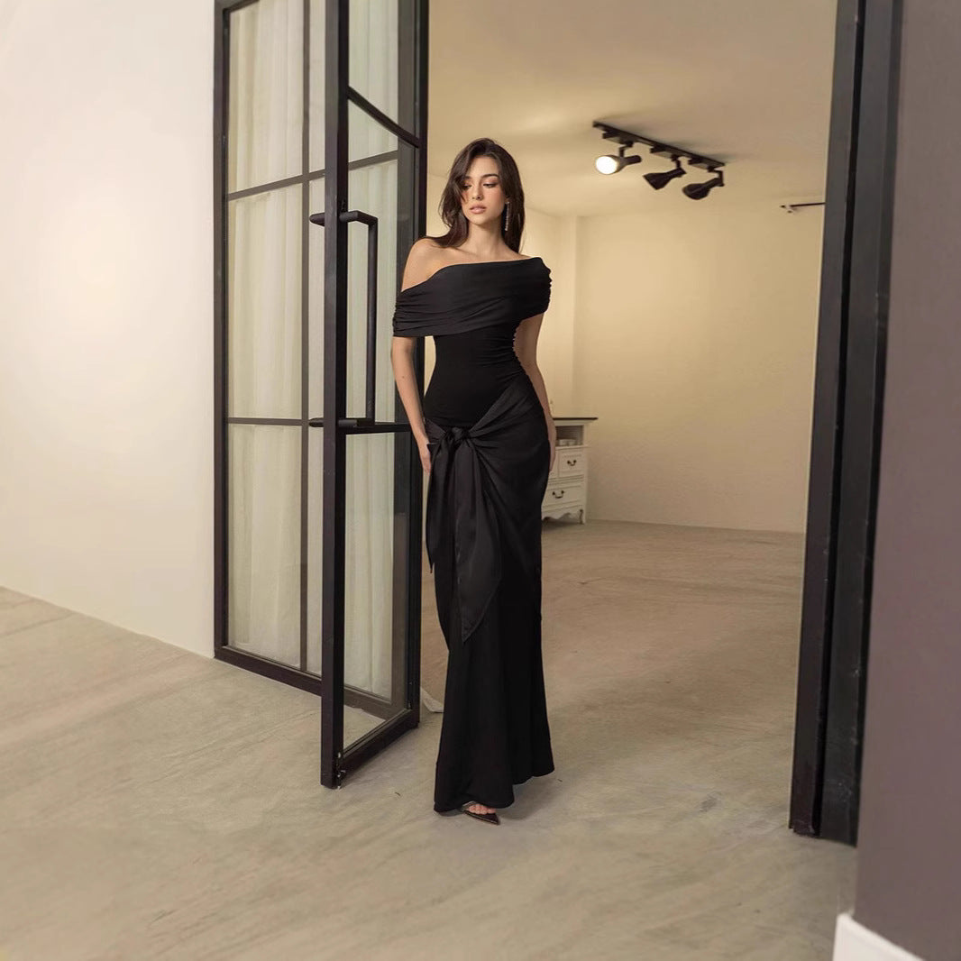 Damen Abendkleid mit elegantem Off-Shoulder-Design und figurbetontem Schnitt R&B