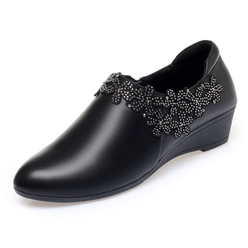 Damen elegante Wedgesandaletten mit floralem Schmuckdetail und komfortablem Fußbett R&B