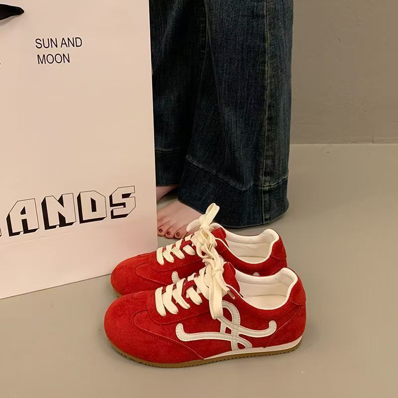 Damen Sportliche Sneaker mit rutschfester Gummisohle und hochwertigem Wildlederoberteil R&B