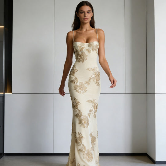 Damen Elegantes Figurbetontes Abendkleid mit floralen Stickereien R&B