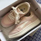 Damen Sneakers mit verspielt-nostalgischem Design