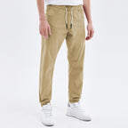 Herren sportliche Freizeithose mit elastischem Bund und praktischen Taschen