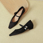 Damen elegante spitze Ballerinas mit verziertem Riemen und Glitzerakzenten