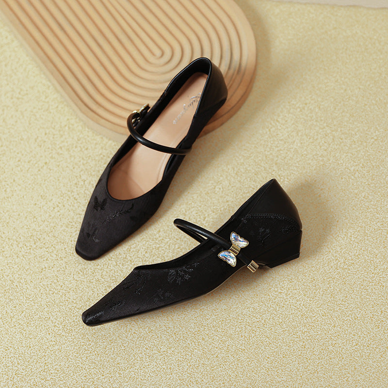 Damen elegante spitze Ballerinas mit verziertem Riemen und Glitzerakzenten