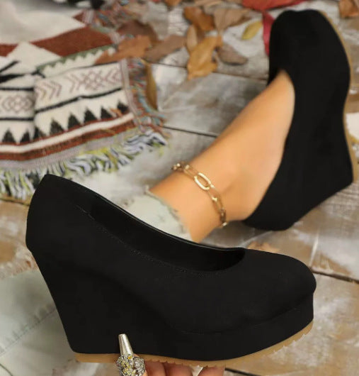 Damen Wedge-Sandaletten mit floralem Design und geschmackvollem Riemen R&B