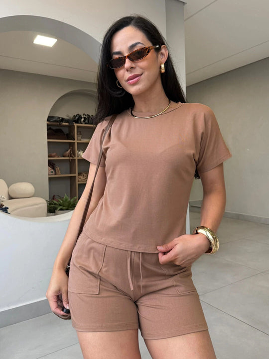 Damen Sportliches und stilvolles Oberteil mit Shorts R&B