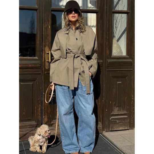 Damen lässiger Trenchcoat mit taillierbarem Gürtel und modernen Knopfdetails R&B