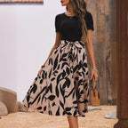 Damen Midi-Kleid mit tailliertem Schnitt und einzigartigem Print R&B