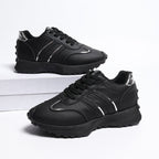 Damen Sportliche Sneakers mit futuristischem Design R&B