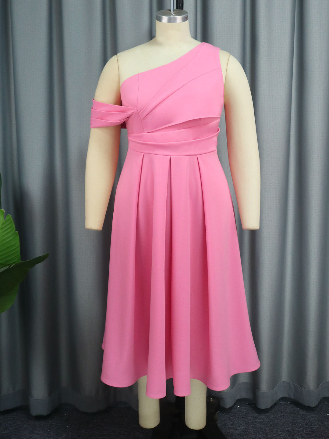 Damen Abendkleid mit asymmetrischem Schnitt und elegantem Oberteil R&B