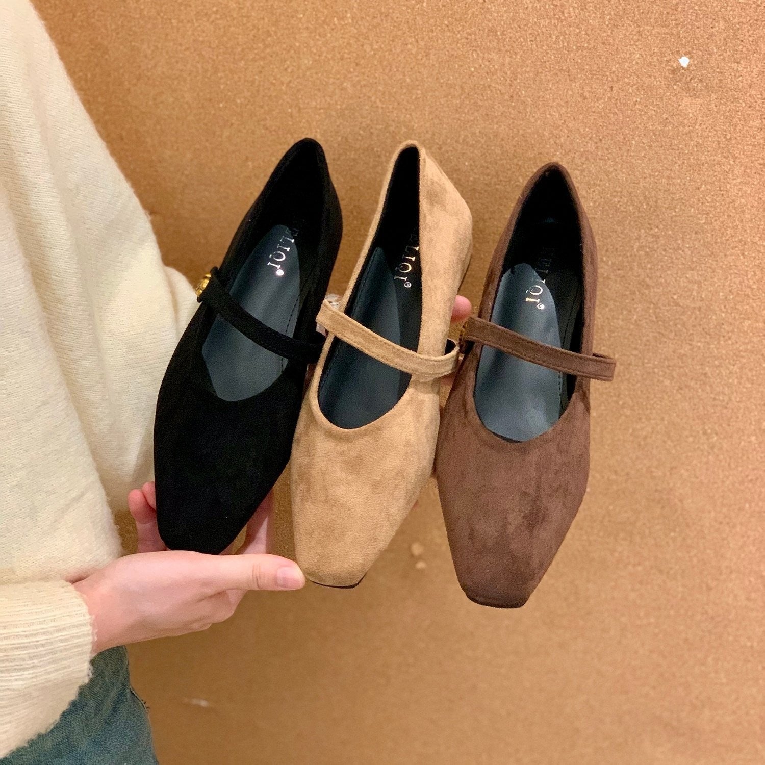 Damen elegante Ballerinas mit modischem Riemchen und hochwertigem Veloursleder R&B