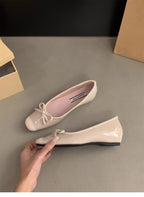 Damen Ballerinas mit eleganten Schleifen und glanzvoller Oberfläche EB