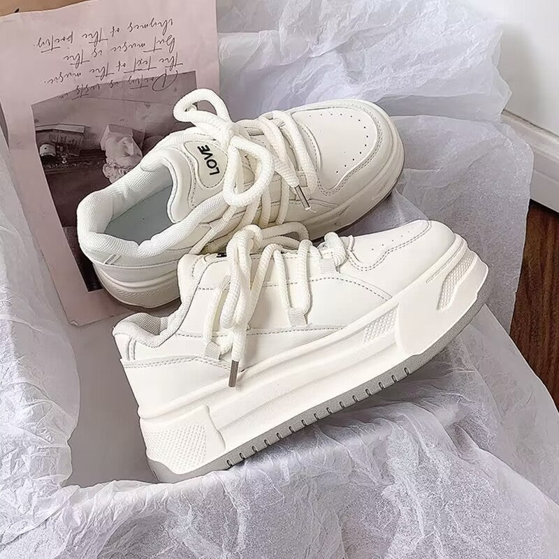 Damen Komfortable Chunky Sneakers mit dämpfender Sohle und innovativem Design R&B