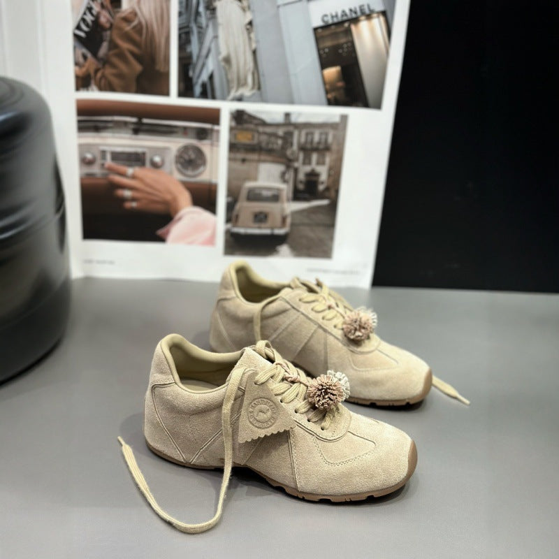 Damen Sneaker mit verspieltem Pompon-Detail und atmungsaktivem Obermaterial R&B